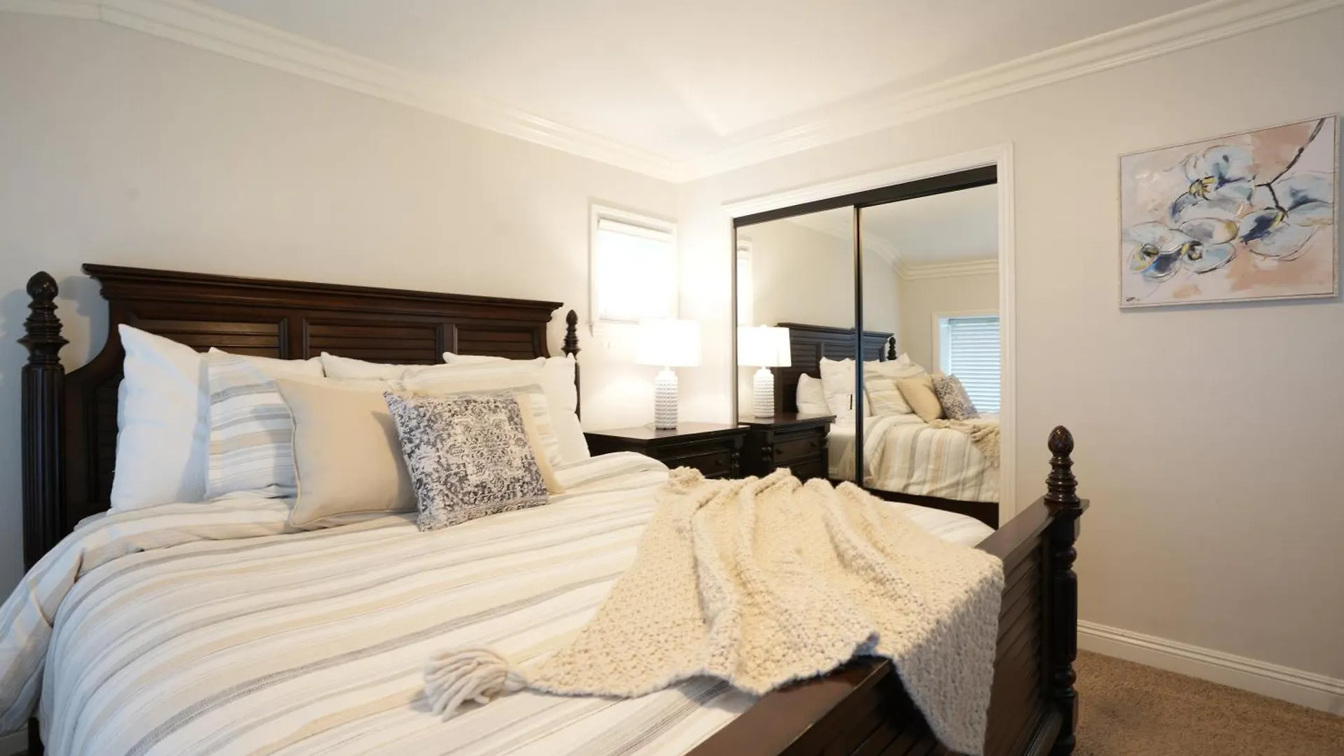 펜션 Amazing 5 Bedroom, 1/2 Mile To Disneyland 1/4 Mile To Anaheim Convention Ctr 미국