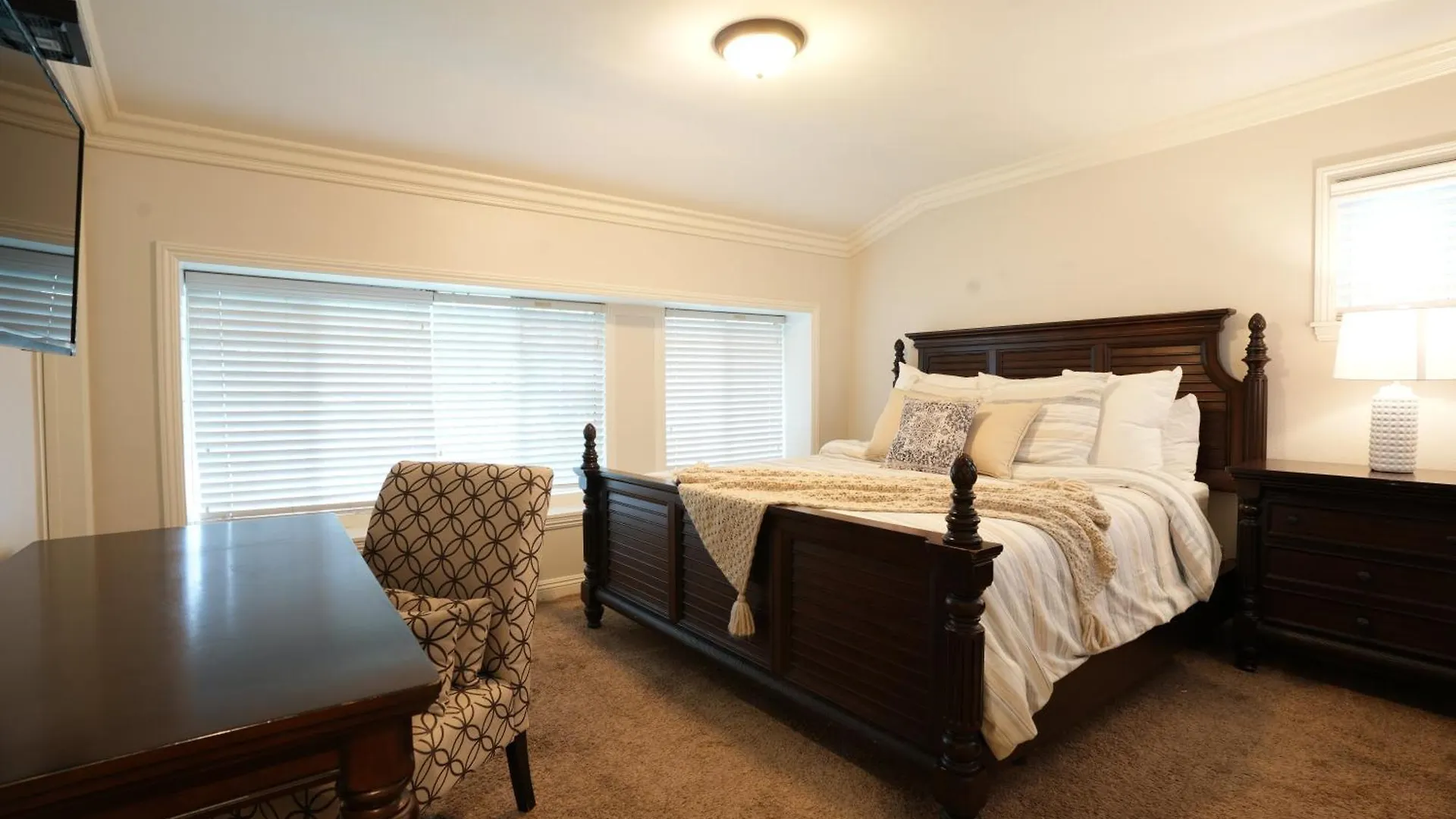 Amazing 5 Bedroom, 1/2 Mile To Disneyland 1/4 Mile To Anaheim Convention Ctr 0*,