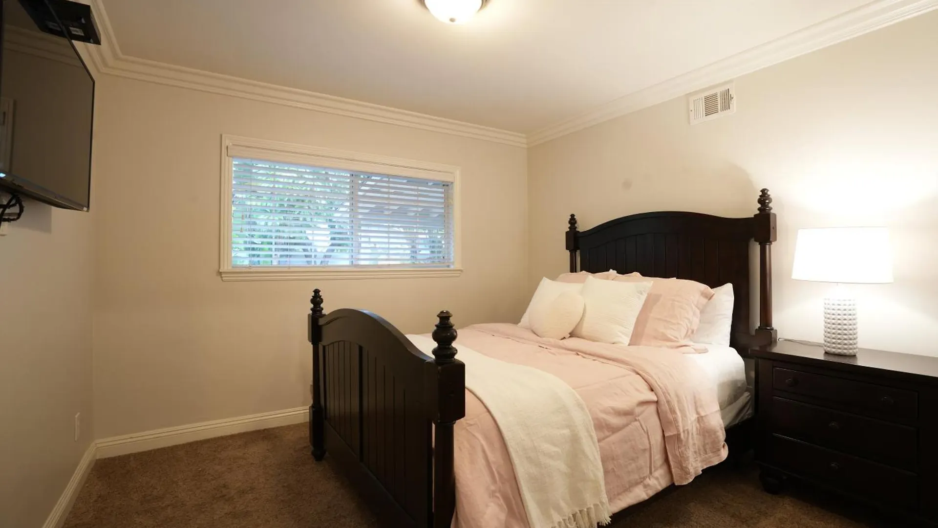 Amazing 5 Bedroom, 1/2 Mile To Disneyland 1/4 Mile To Anaheim Convention Ctr 미국