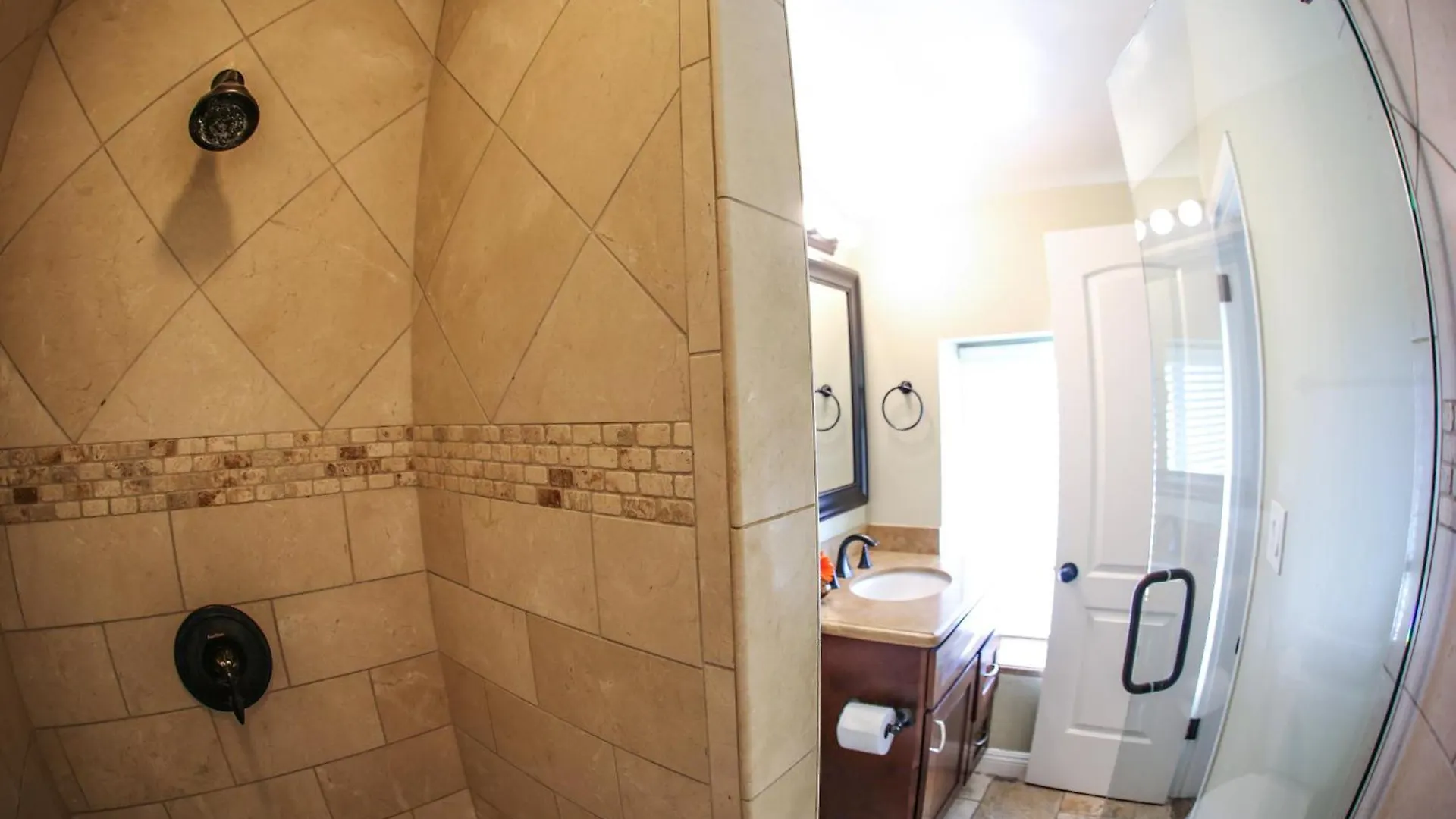 펜션 Amazing 5 Bedroom, 1/2 Mile To Disneyland 1/4 Mile To Anaheim Convention Ctr 미국