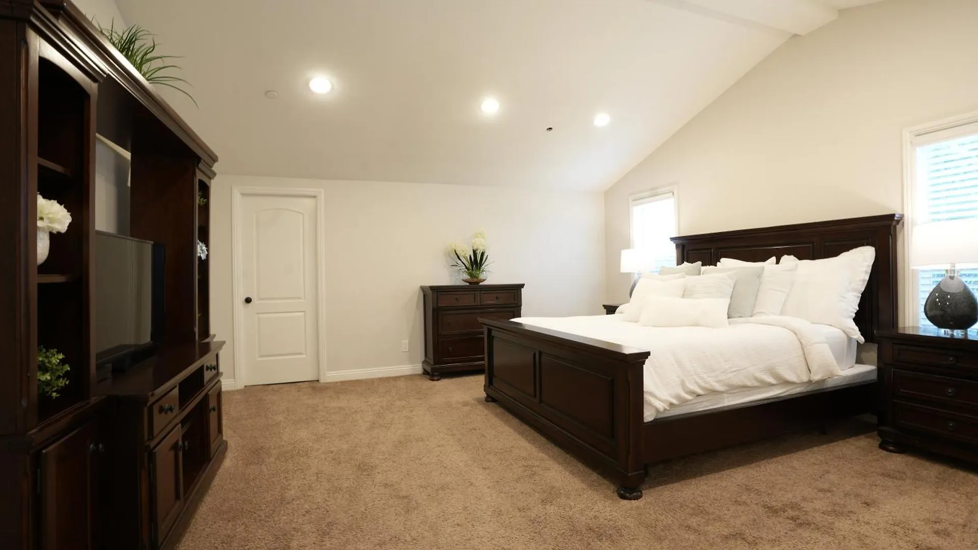 Amazing 5 Bedroom, 1/2 Mile To Disneyland 1/4 Mile To Anaheim Convention Ctr 0*,