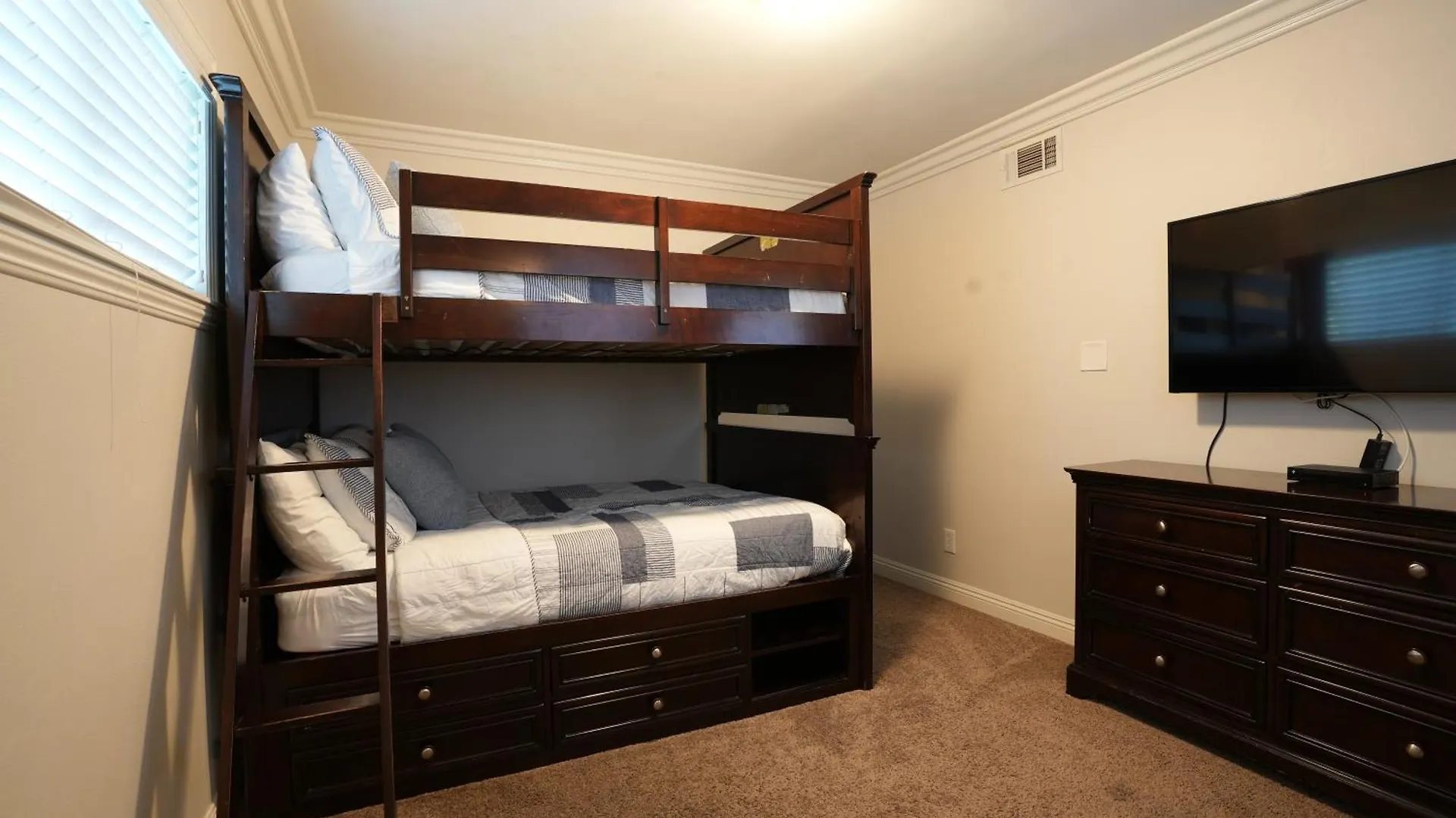 펜션 Amazing 5 Bedroom, 1/2 Mile To Disneyland 1/4 Mile To Anaheim Convention Ctr 미국